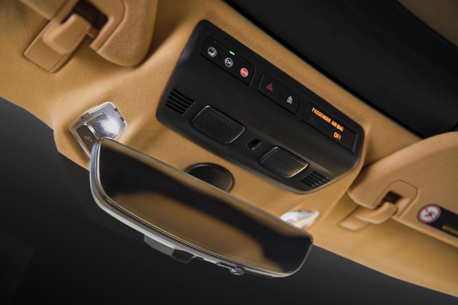 Детали интерьера Chevrolet Corvette Stingray Z51 (C8) 2019 года  (NA) (фото 56 из 77)